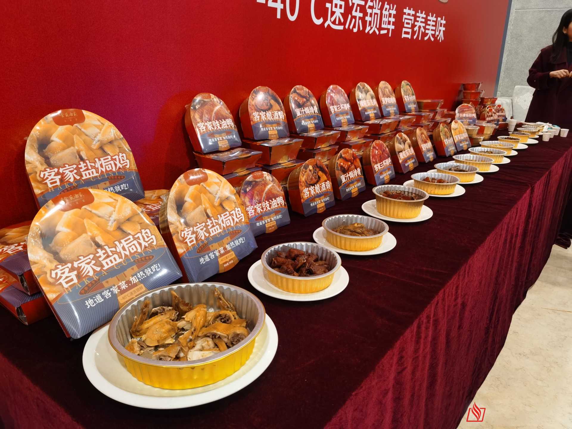 預制菜鎖鮮革命!一臺 “會呼吸” 的包裝機如何讓料理包媲美現做?